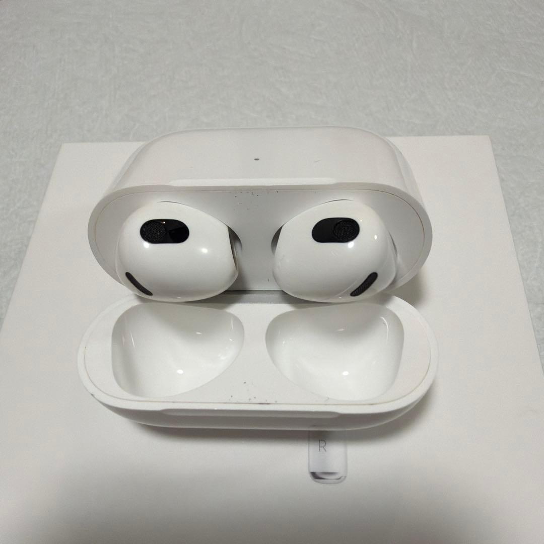 Apple AirPods3 (第3世代) 本体 充電ケース付き