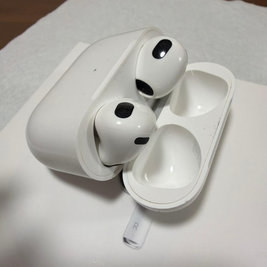 Apple AirPods3 (第3世代) 本体 充電ケース付き