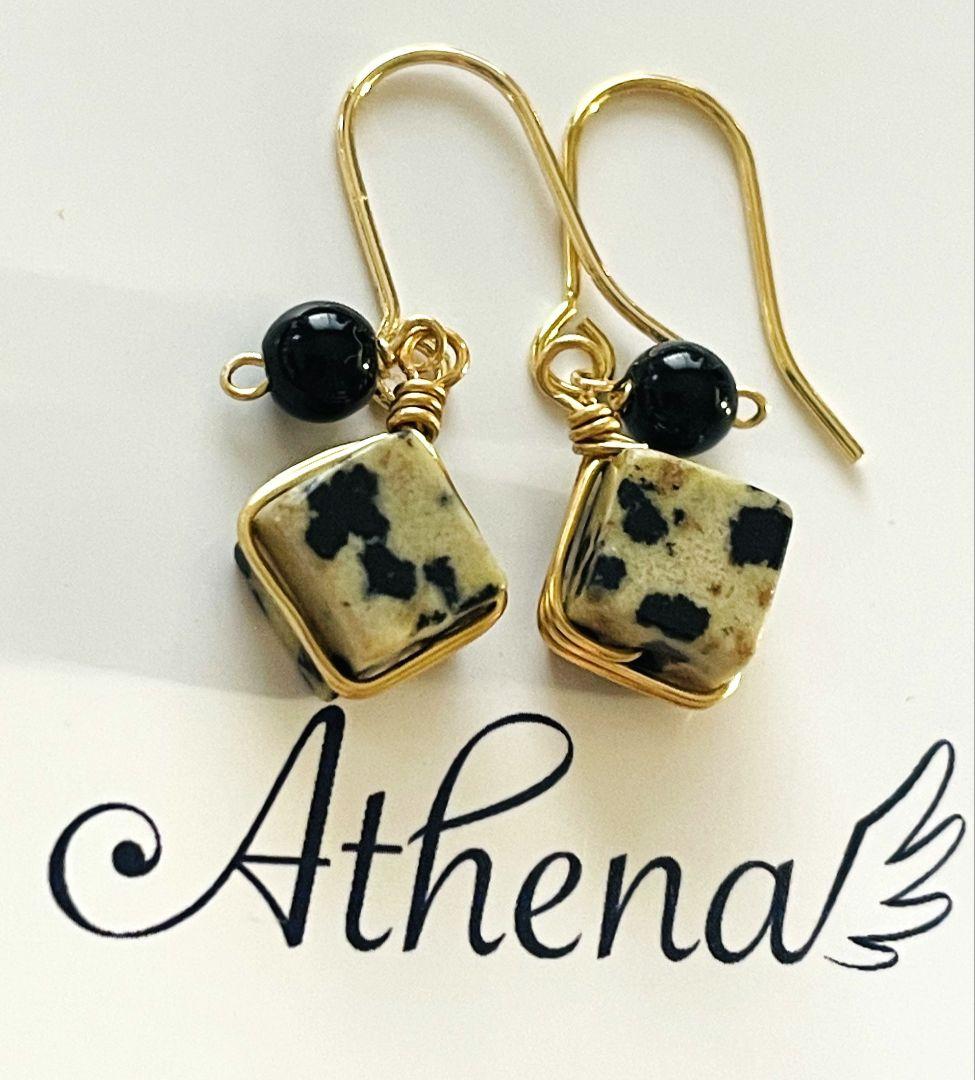 天然石ダルメシアンジャスパーキューブ巻ピアス