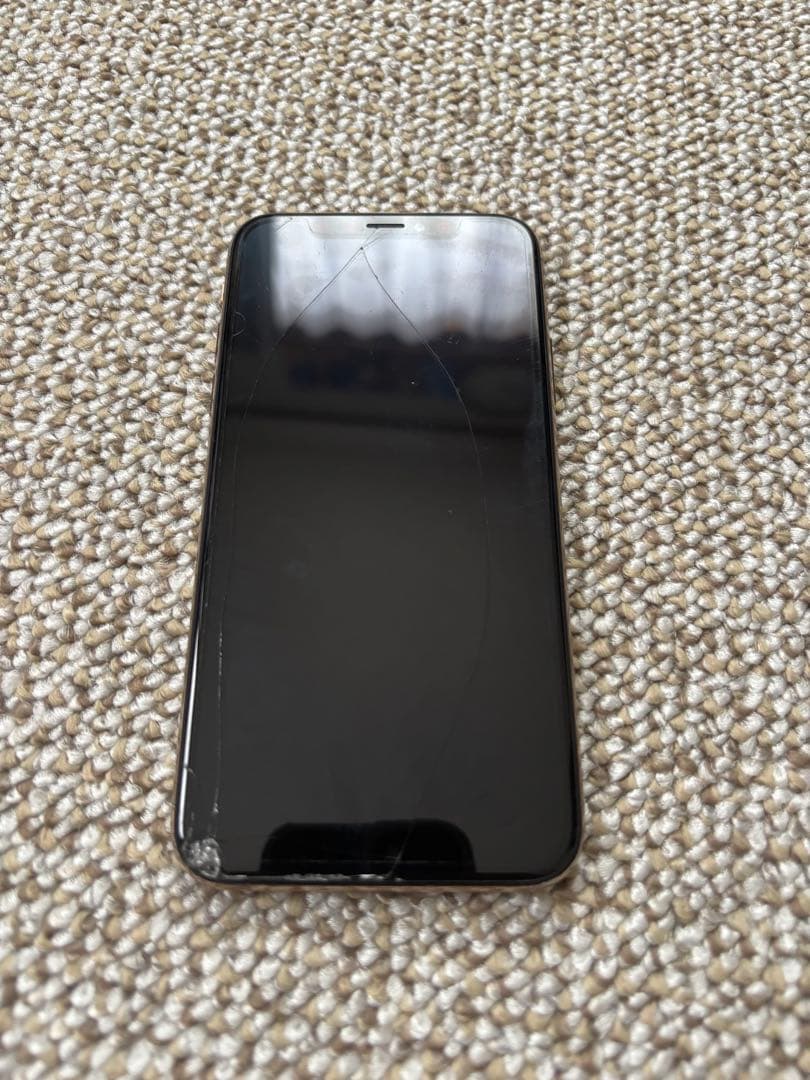 Apple iPhone Xs 画面ヒビあり、動作確認済