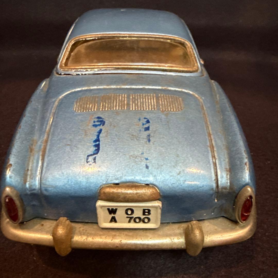 フォルクスワーゲン　カルマンギア