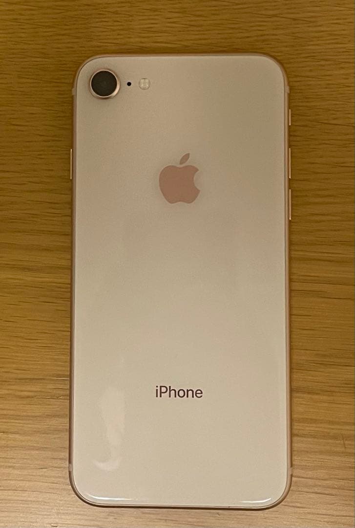 iPhone 8 64GB ゴールド 本体 箱と未使用の付属品付き 美品