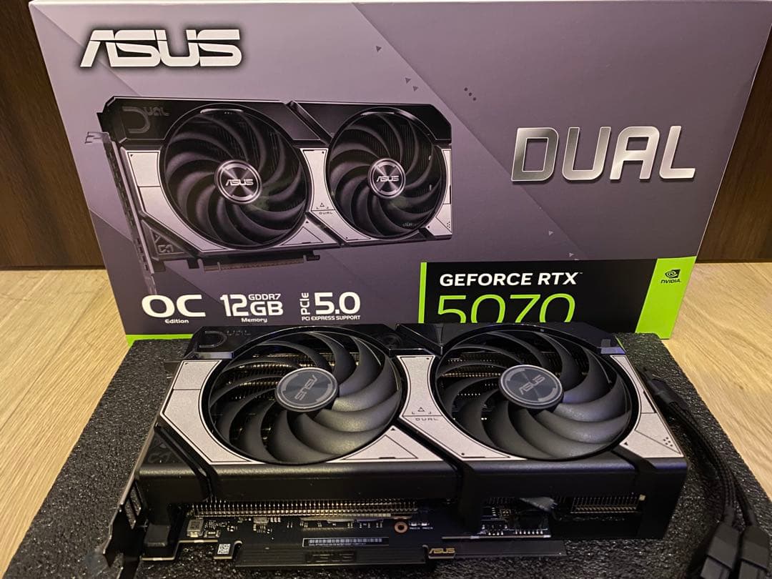 ASUS グラフィックボード RTX5070