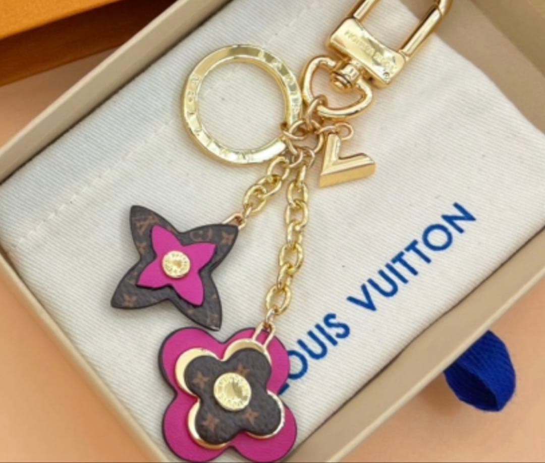 花柄チャーム キーホルダー プレゼントにも