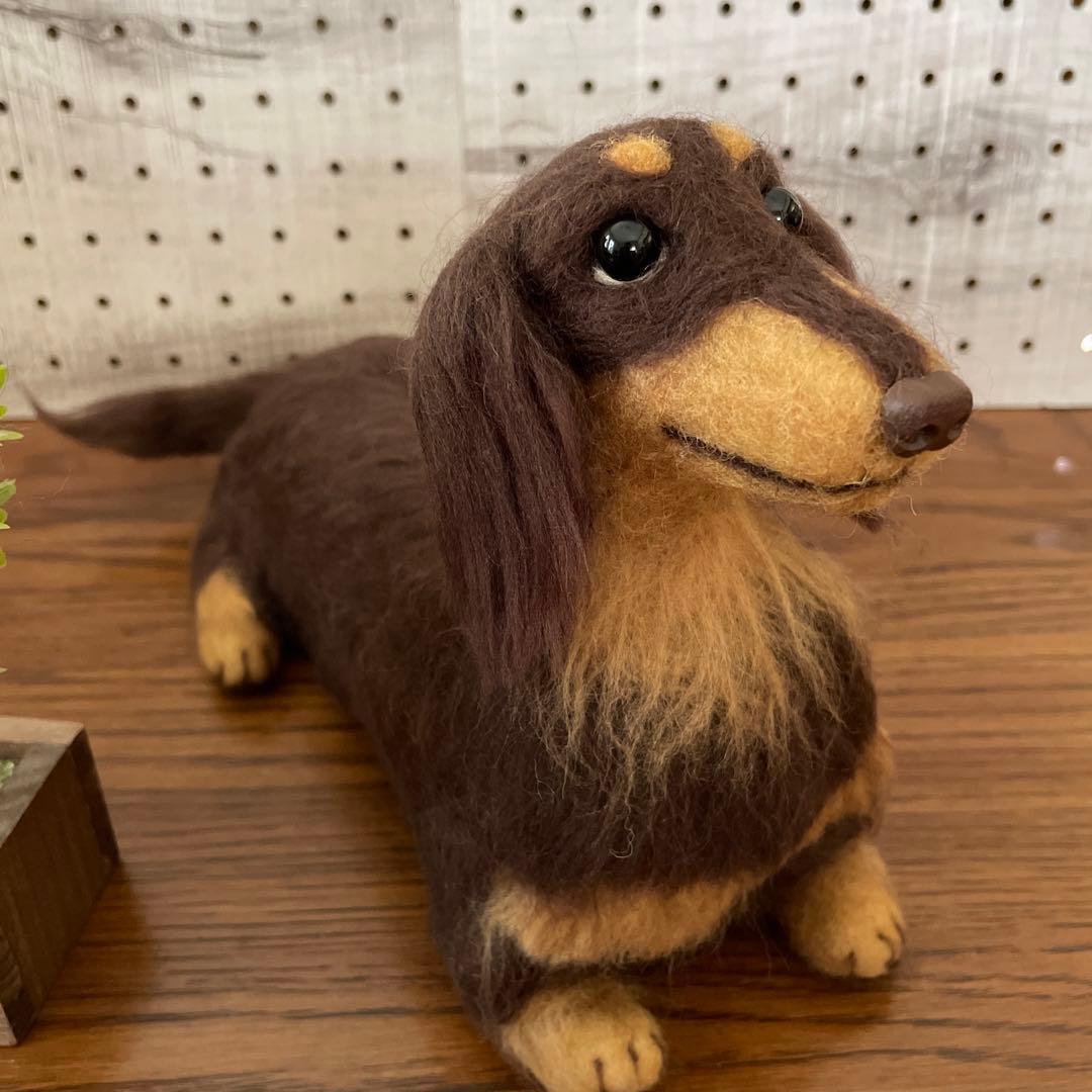 羊毛フェルト　ミニチュアダックス　チョコタン