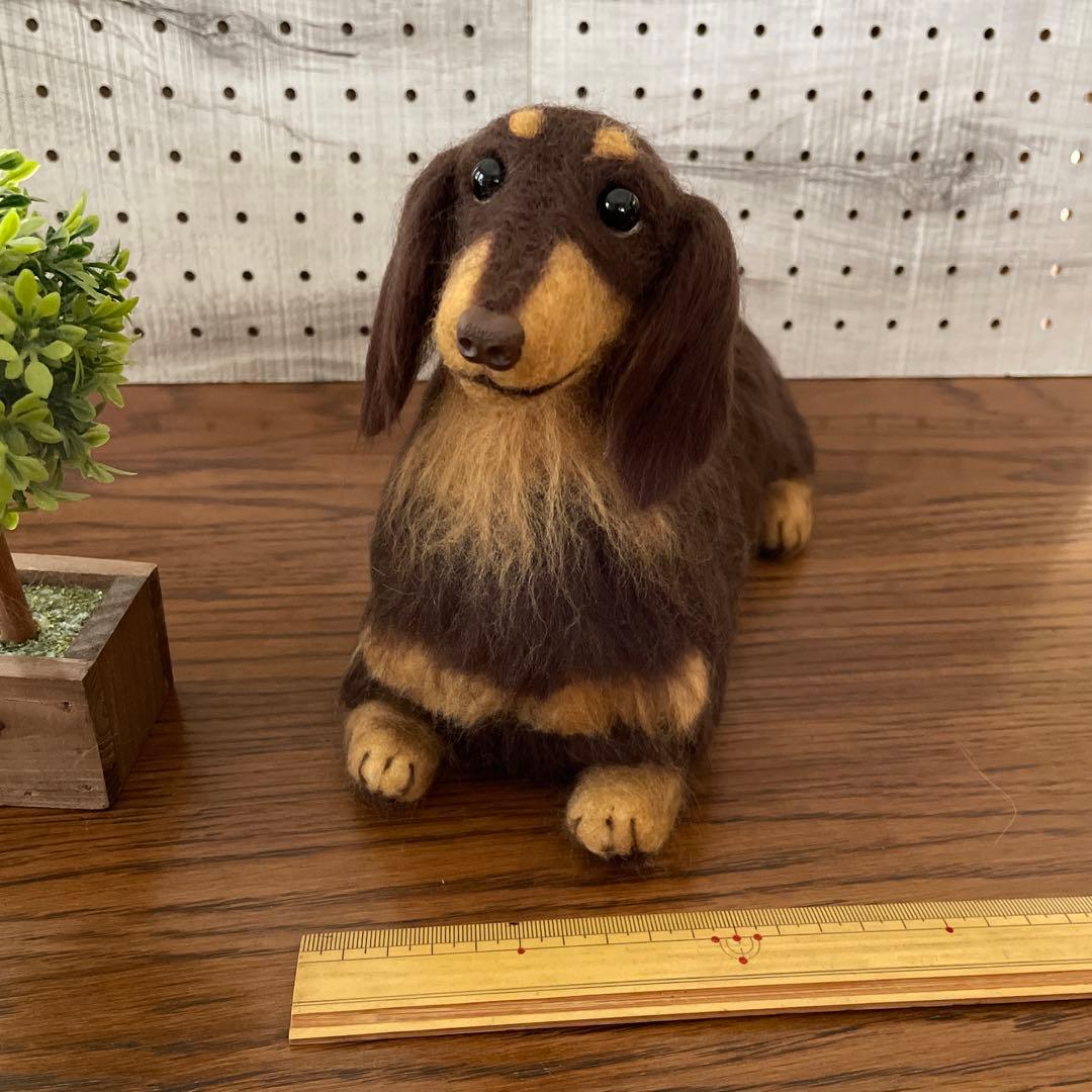 羊毛フェルト　ミニチュアダックス　チョコタン