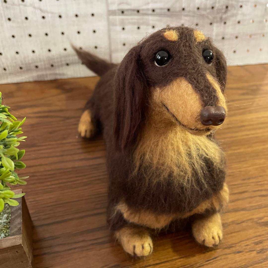 羊毛フェルト　ミニチュアダックス　チョコタン