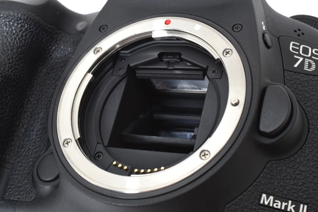 ■ 美品 ■ Canon EOS 7D Mark II 元箱つき