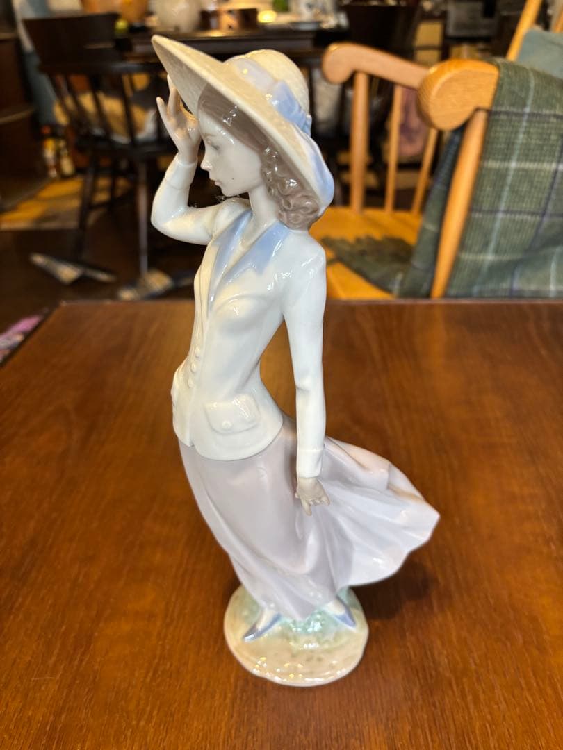 LLADRO リヤドロ5682 春のそよ風 31.5cm