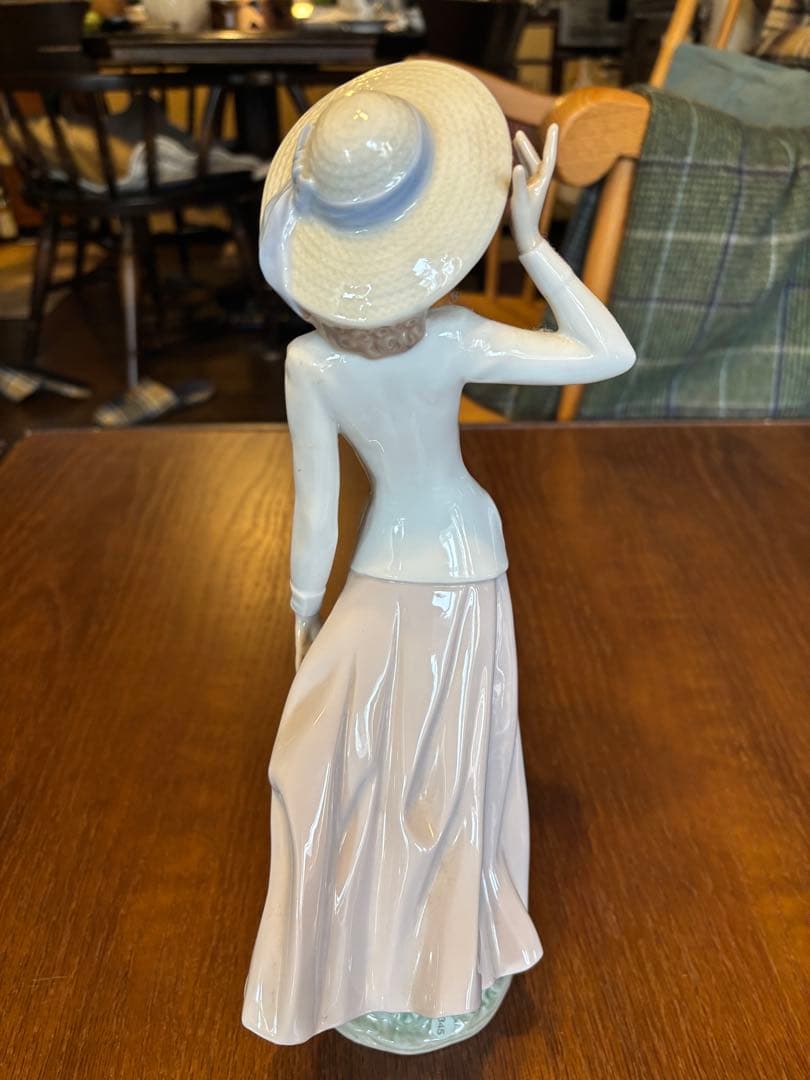 LLADRO リヤドロ5682 春のそよ風 31.5cm