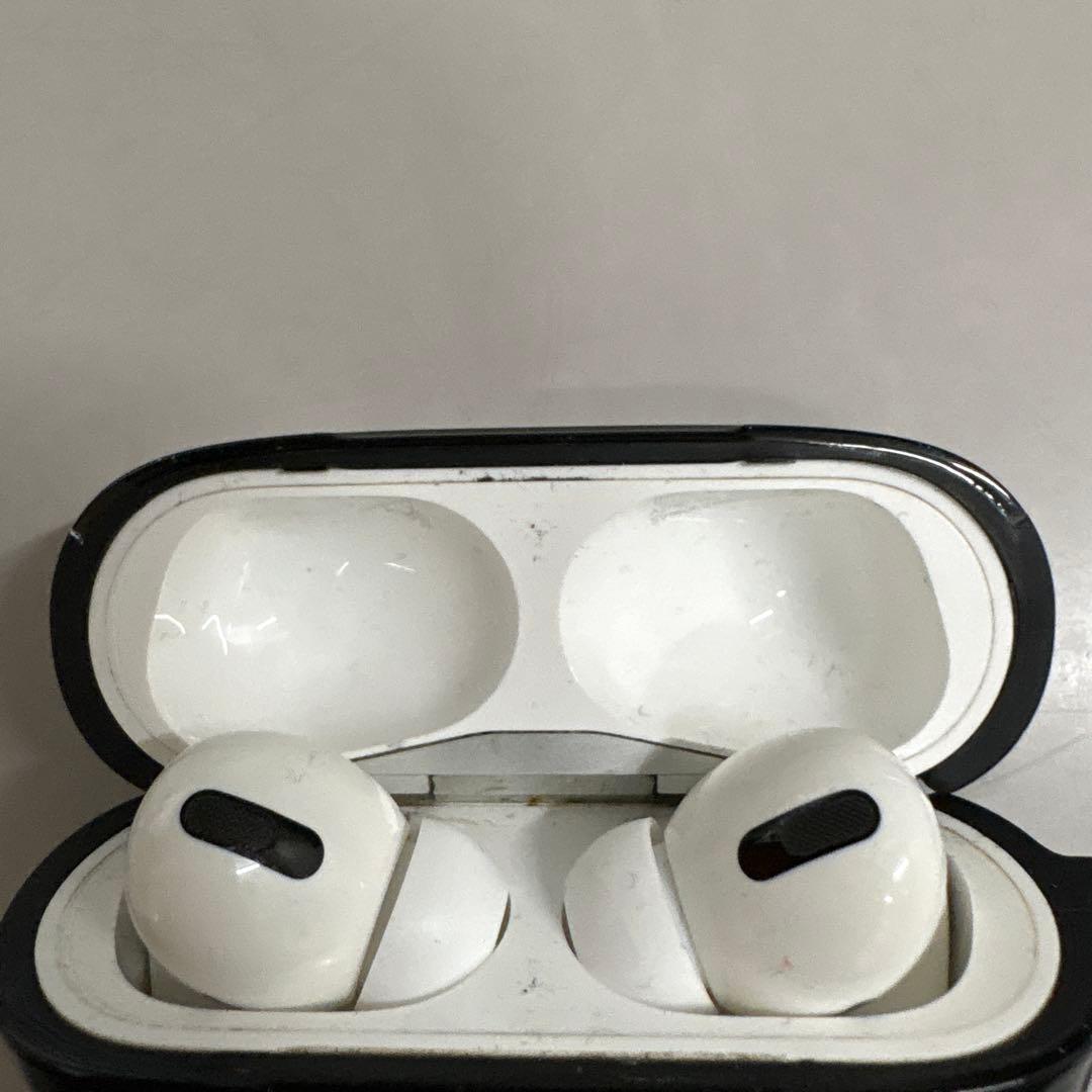 AirPods pro2と　iFace ブラック イヤホンケース