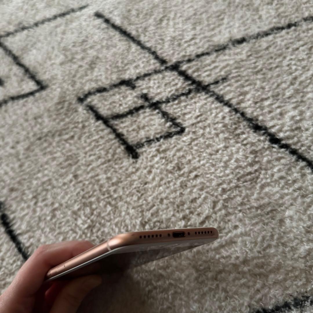 Apple iPhone8 ゴールド 画面割れ