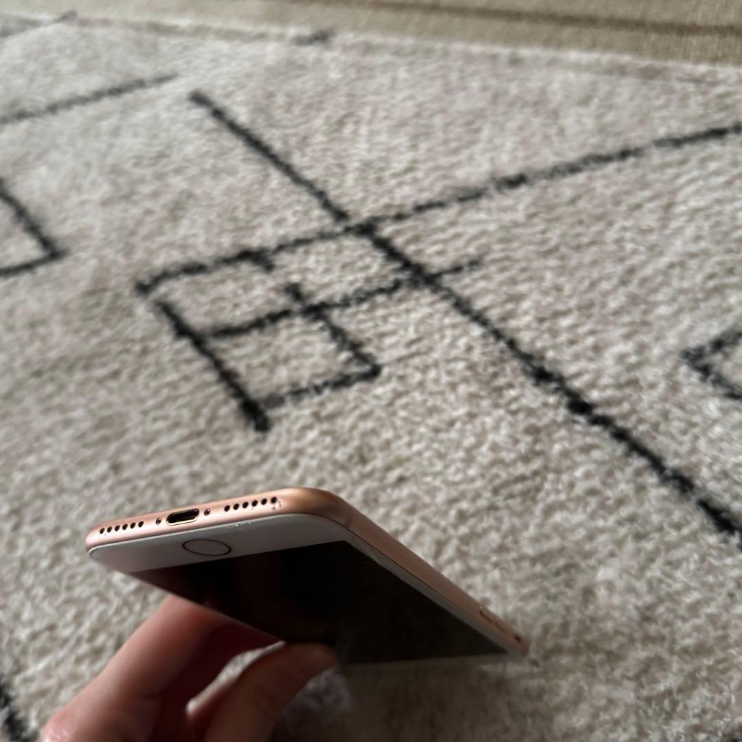 Apple iPhone8 ゴールド 画面割れ