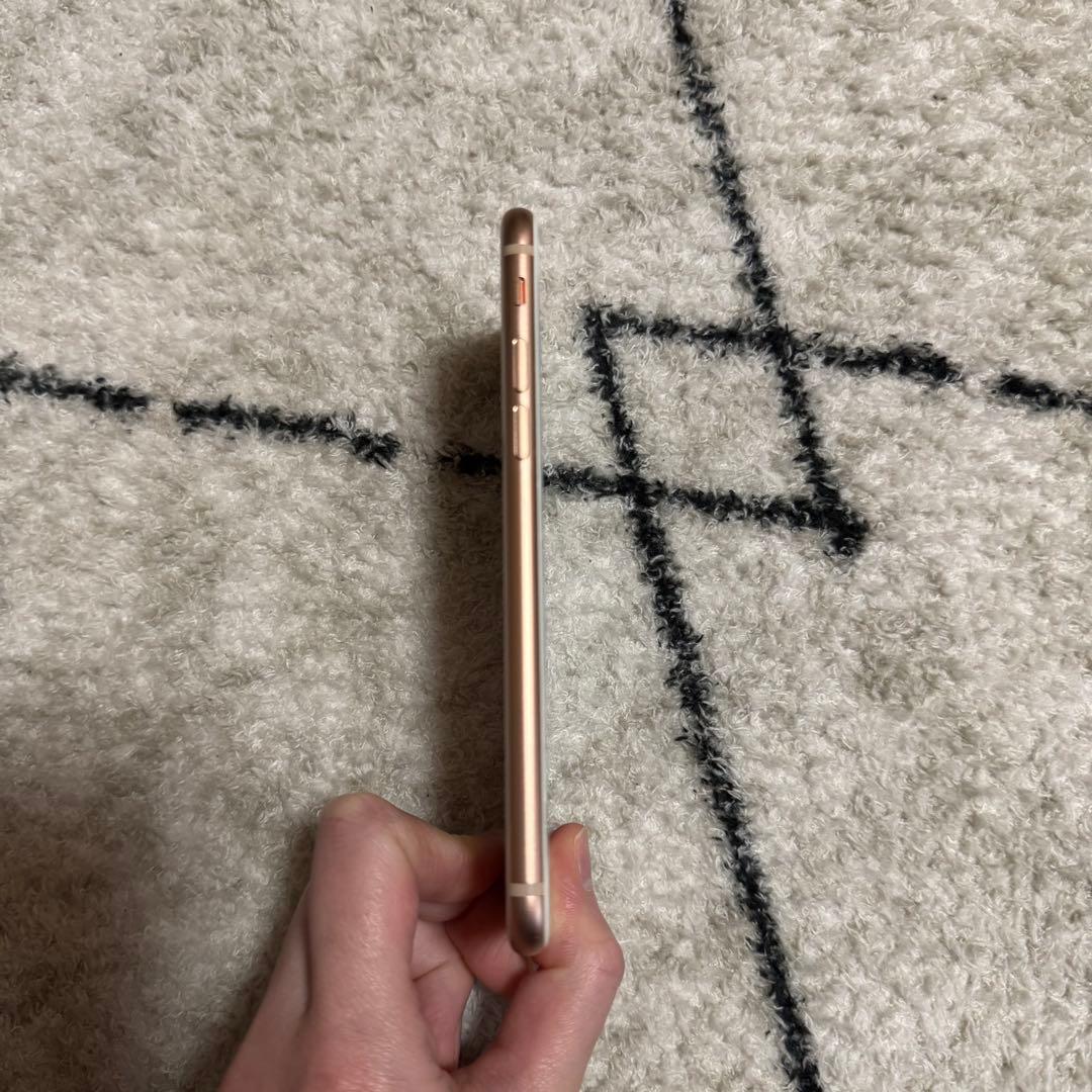 Apple iPhone8 ゴールド 画面割れ