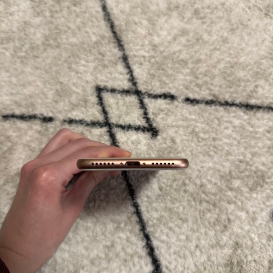 Apple iPhone8 ゴールド 画面割れ