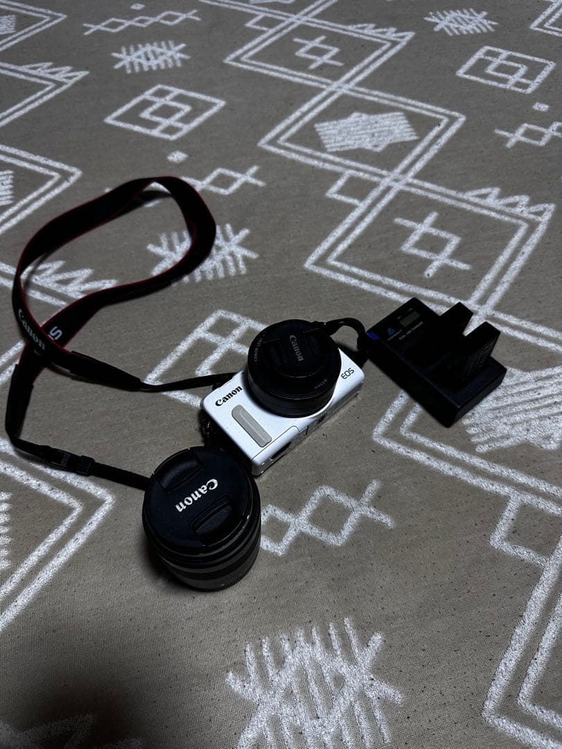 Canon EOS M2 ミラーレスカメラ　おまけレンズ付き