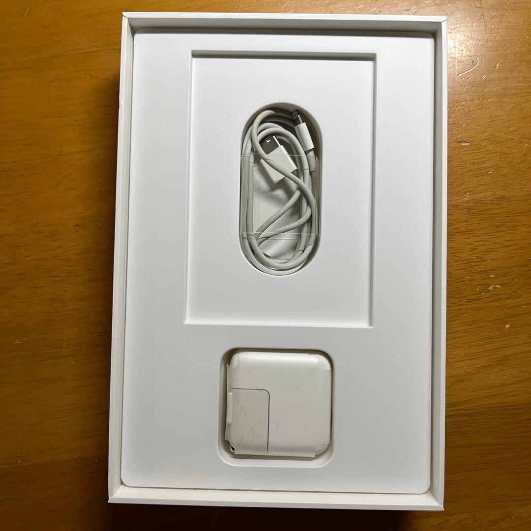 iPad本体 Apple iPad mini 4 64GB Wi-fi+Cellular
