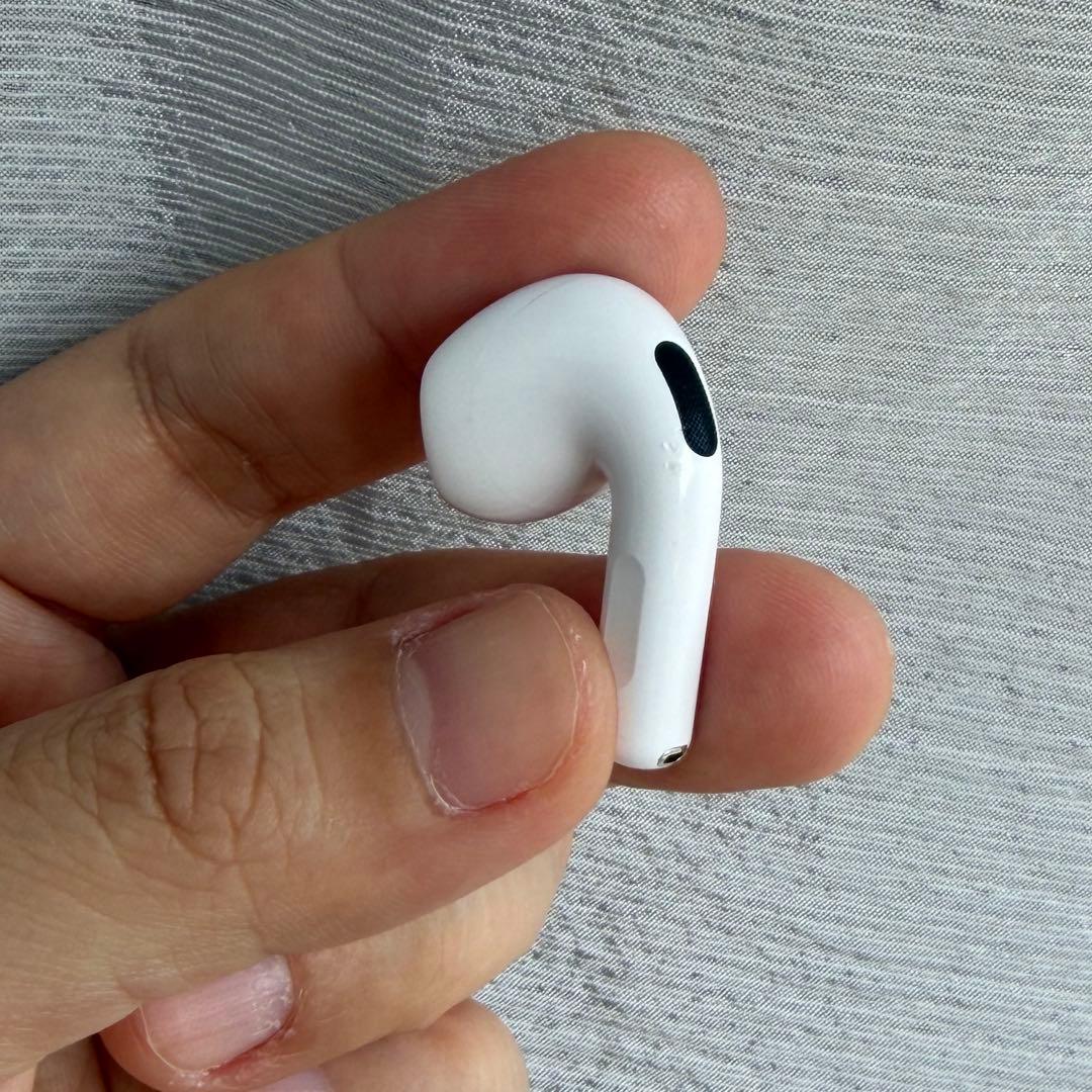 傷あり特別価格　Apple AirPods 4 ノイズキャンセリング搭載