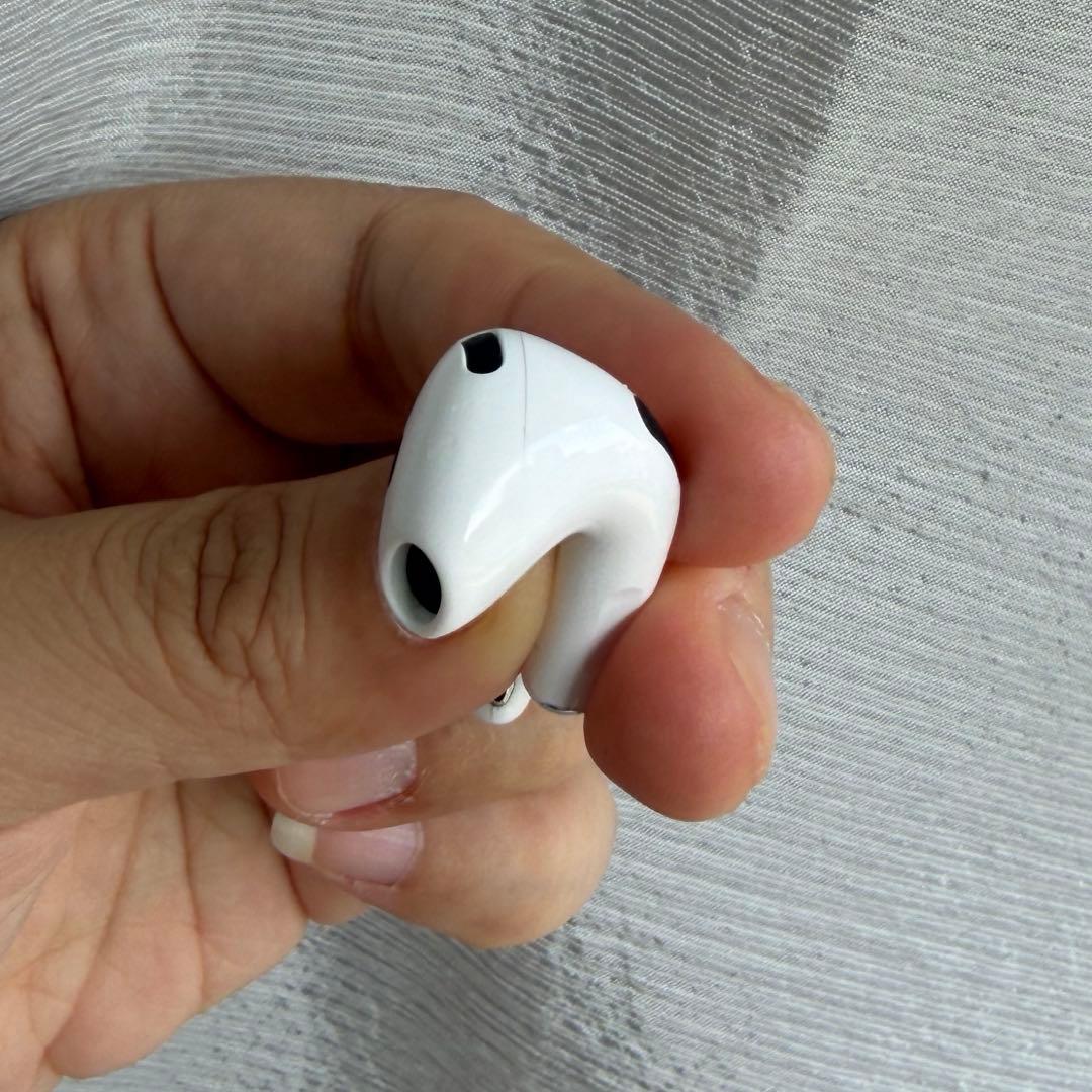 傷あり特別価格　Apple AirPods 4 ノイズキャンセリング搭載