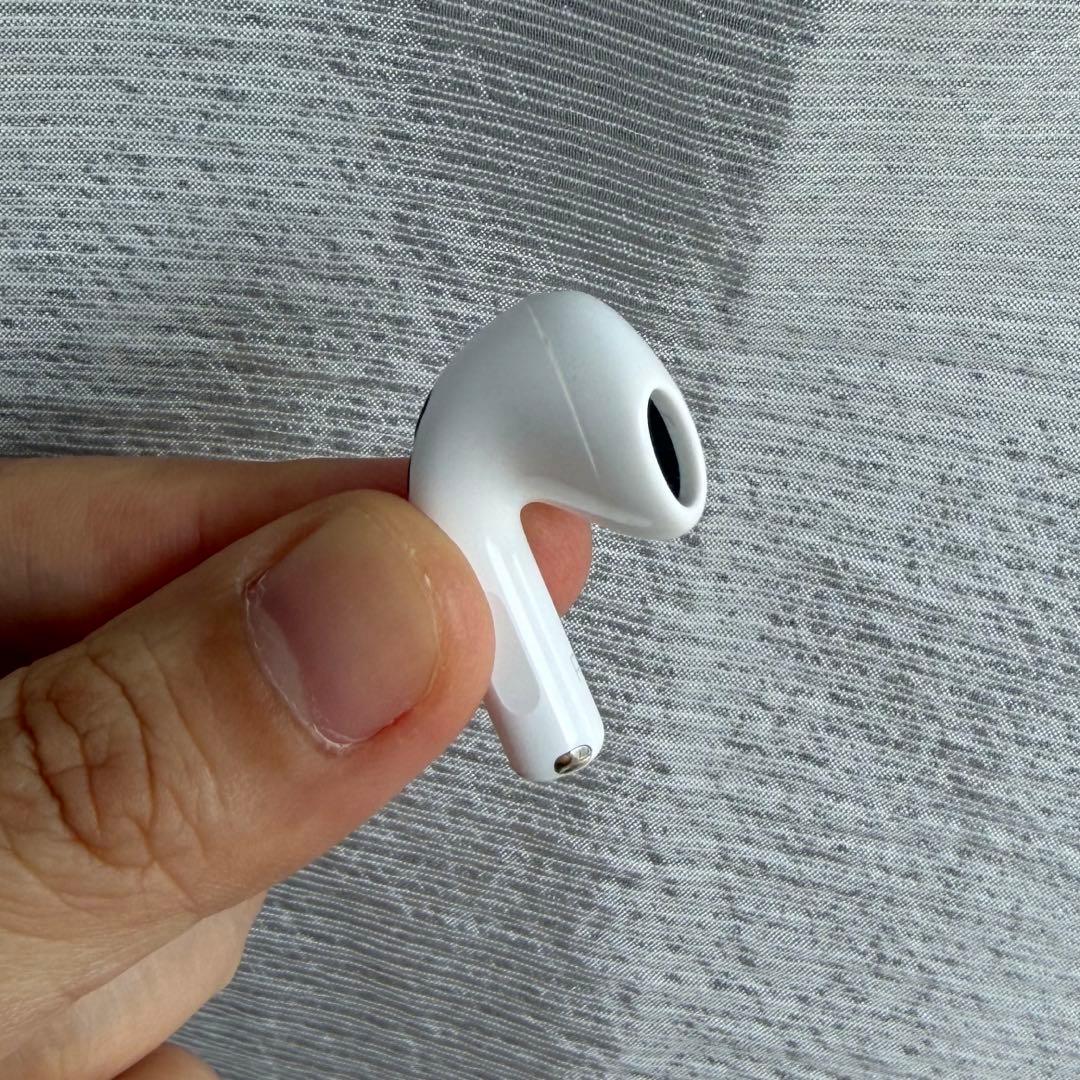傷あり特別価格　Apple AirPods 4 ノイズキャンセリング搭載