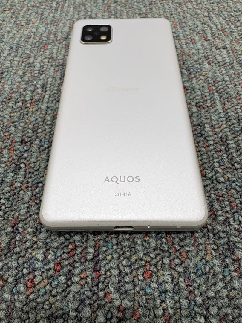 AQUOS sense4　SH-41A　64GB　スマホ　Android　978