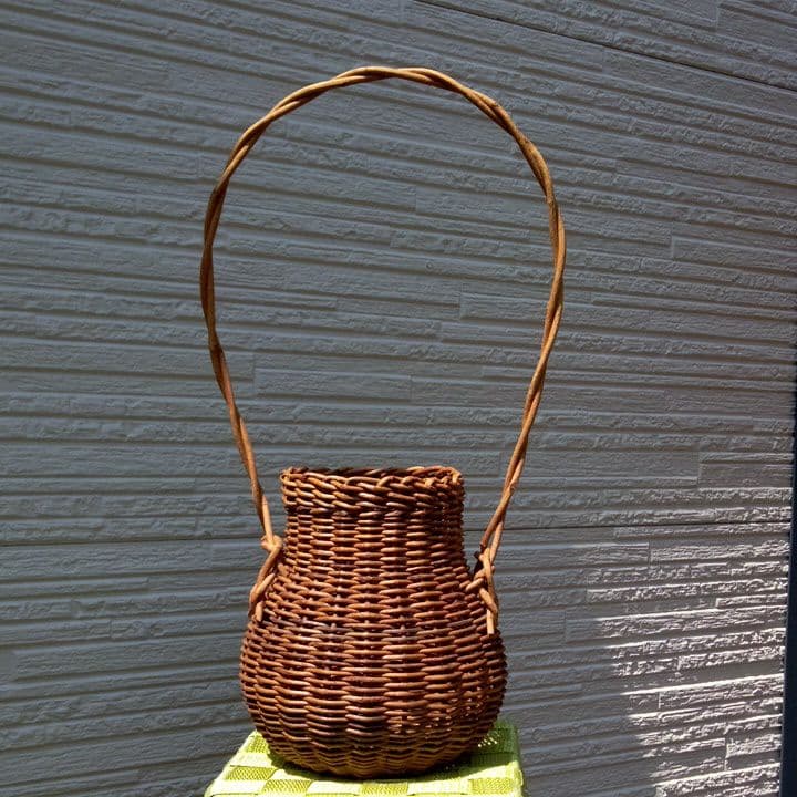 あけび細工　手付き花かご