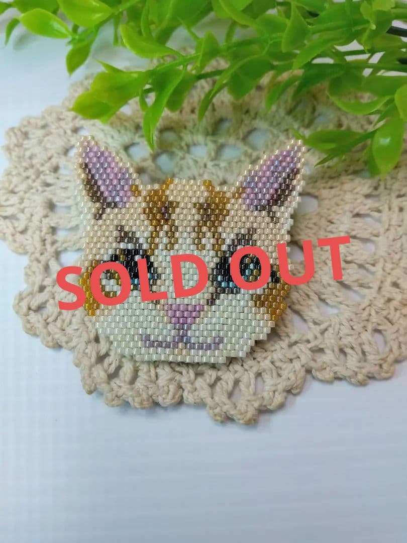 猫ちゃん　ブローチ