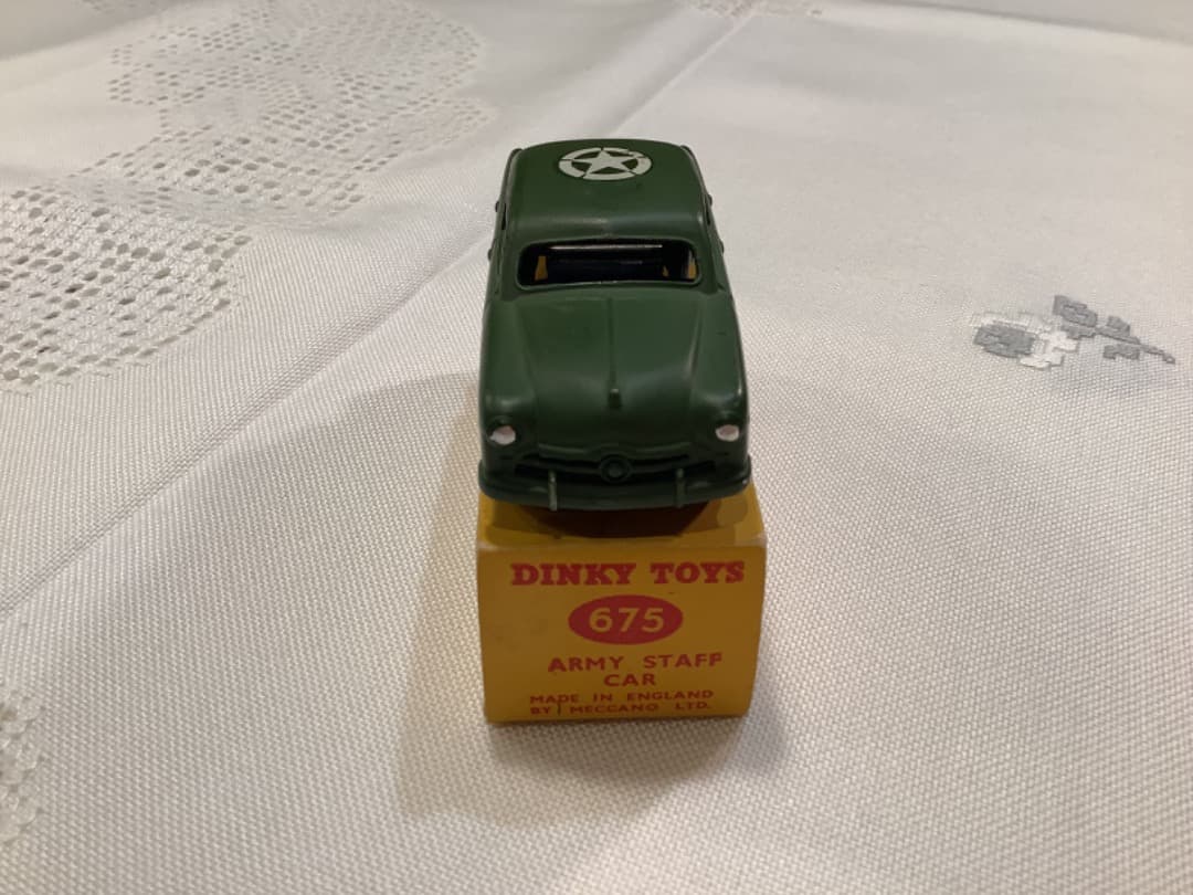 お値下げ！美品　DINKY TOYS ARMY STAFF CAR ミニカー