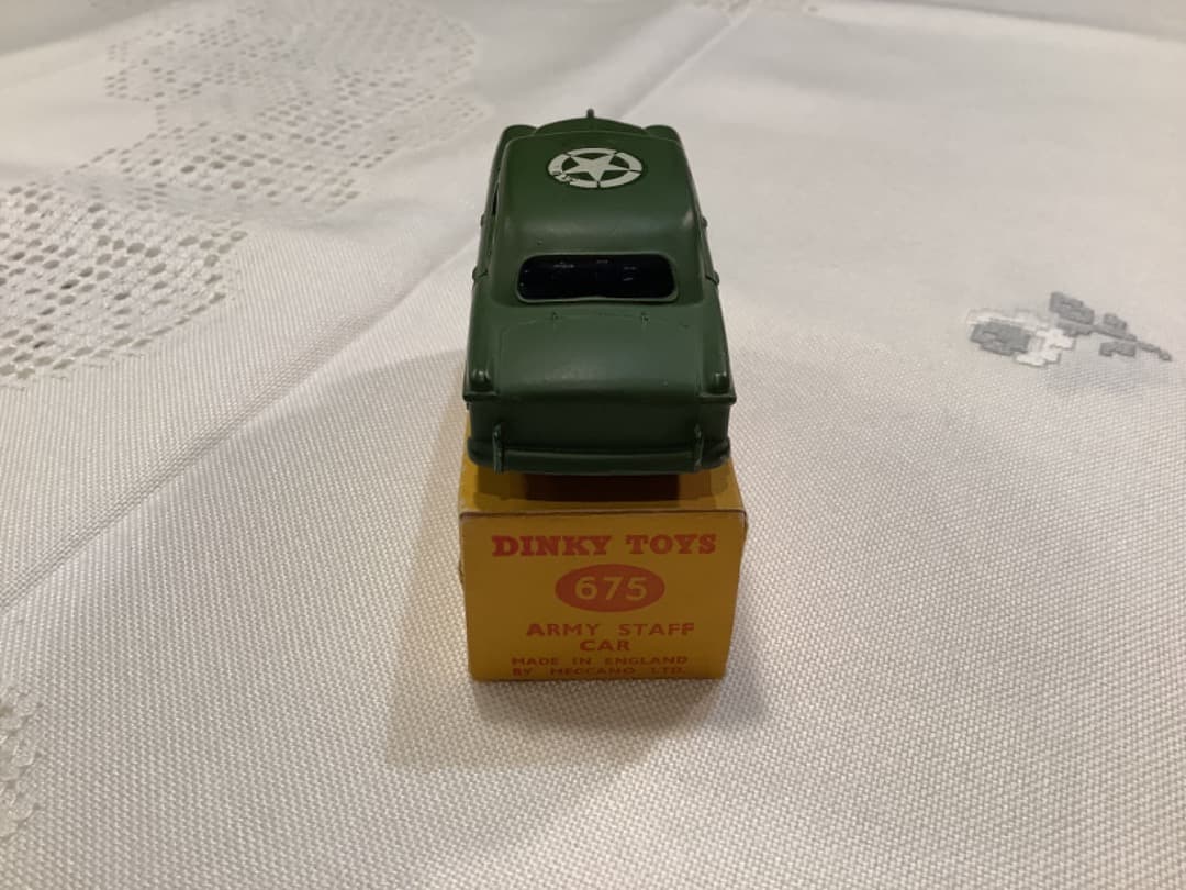 お値下げ！美品　DINKY TOYS ARMY STAFF CAR ミニカー