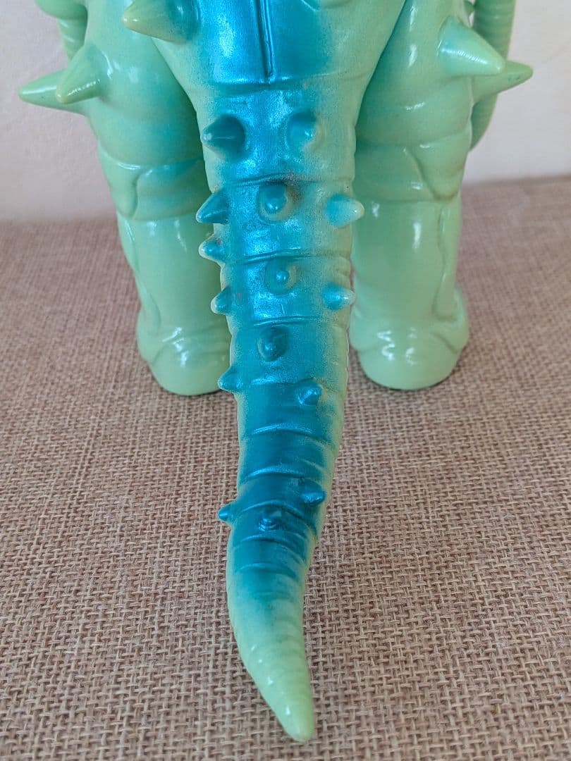 ブルマァク キャプテンウルトラ 復刻版怪獣シリーズ ガルバン 蓄光　ソフビ