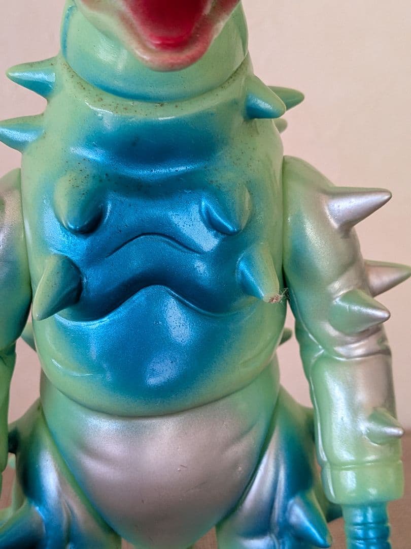 ブルマァク キャプテンウルトラ 復刻版怪獣シリーズ ガルバン 蓄光　ソフビ
