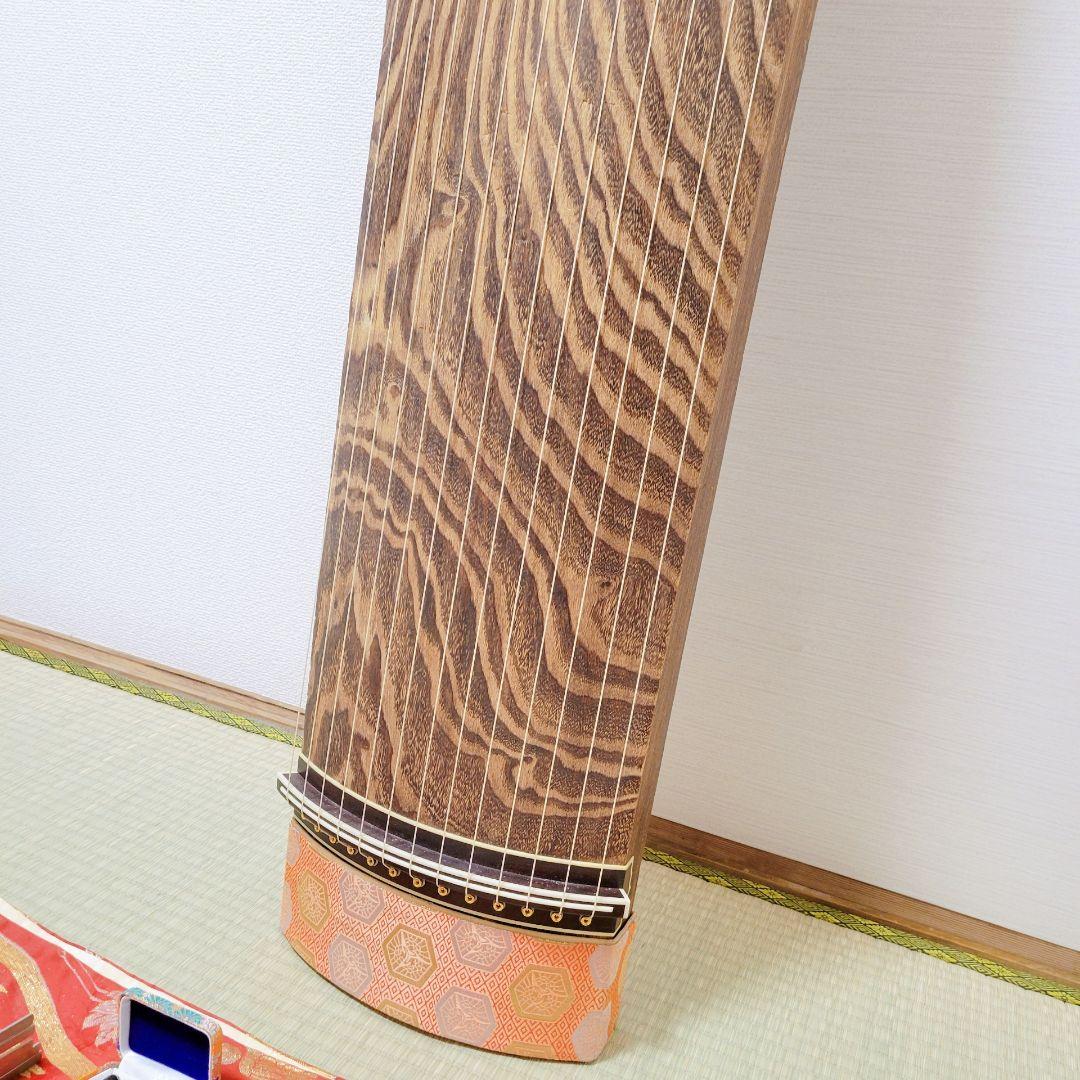 高級琴✨付属品多数✨ フルセット13弦 琴 並甲 木目良好 蒔絵入りケース付き