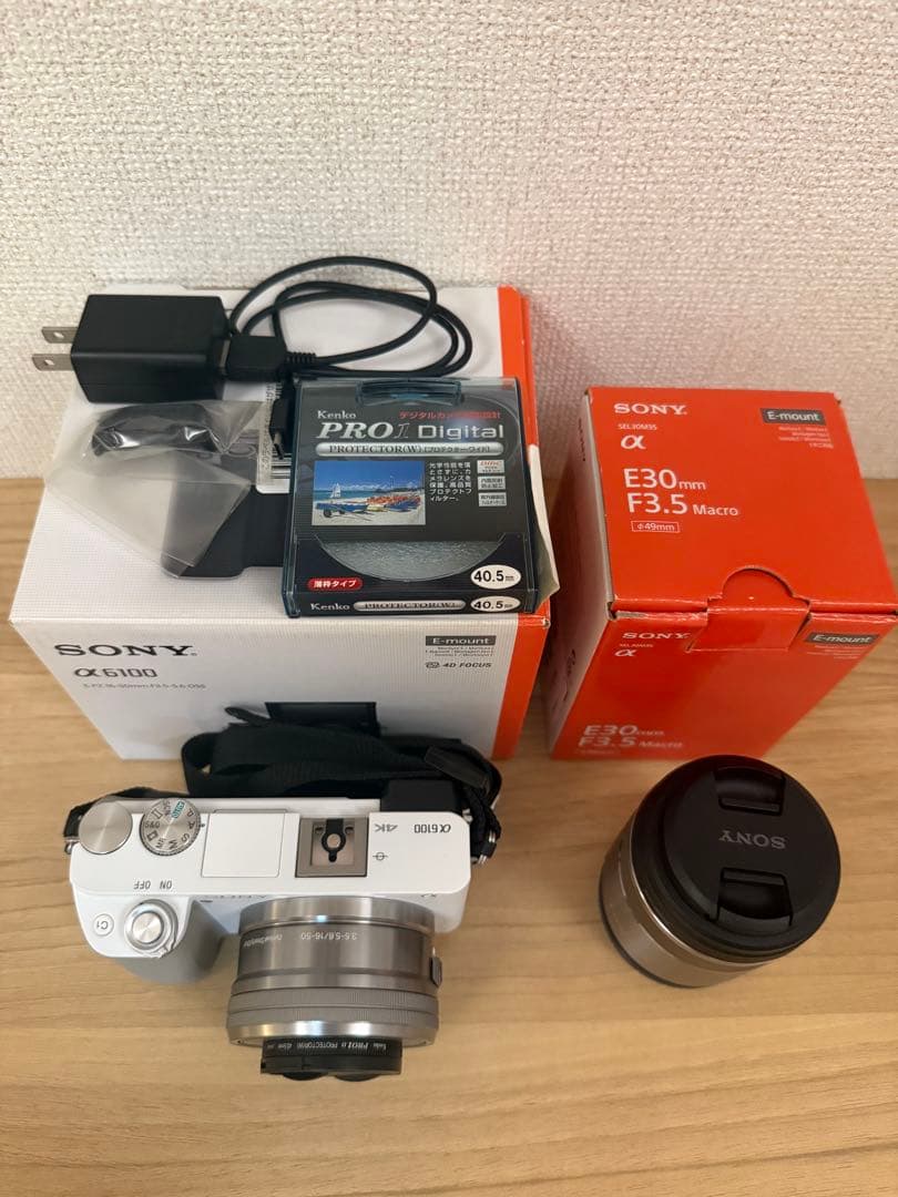 SONY α6100 ホワイト E30mm F3.5レンズセットマクロレンズ含む