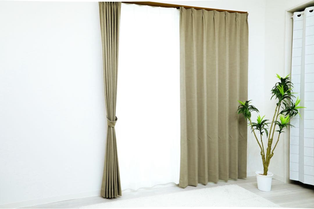 イチベ　1級遮光防炎カーテン　200㎝×240㎝ 2枚