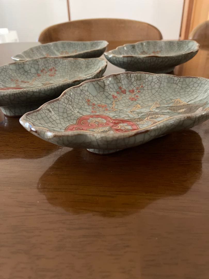 青磁罅焼　金彩色絵変形皿　四客　後期鍋島　骨董