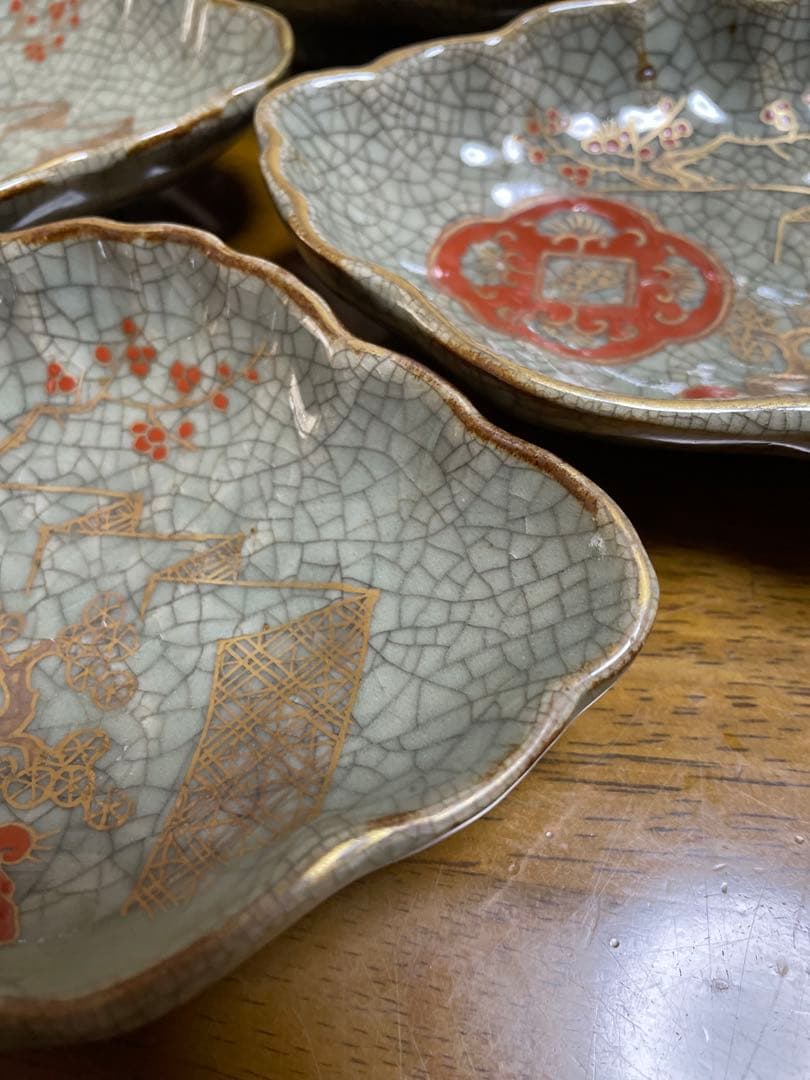 青磁罅焼　金彩色絵変形皿　四客　後期鍋島　骨董