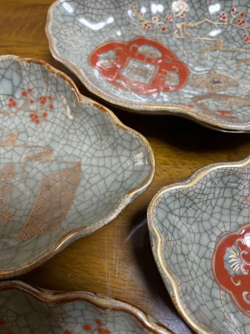 青磁罅焼　金彩色絵変形皿　四客　後期鍋島　骨董