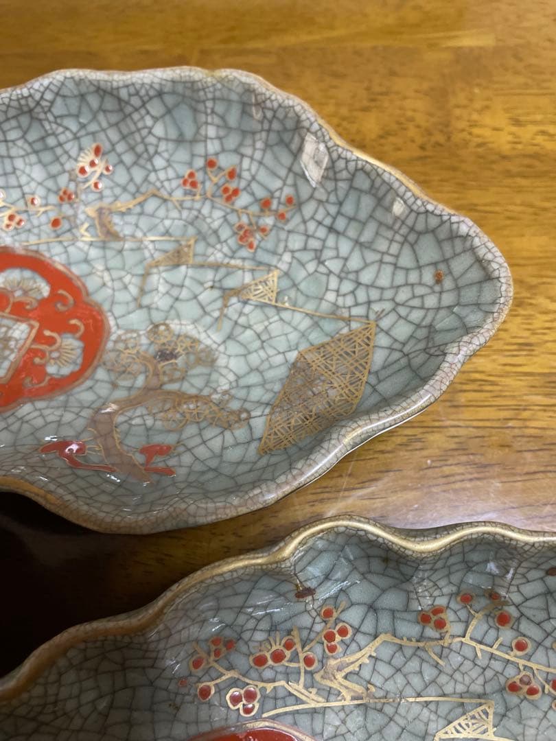 青磁罅焼　金彩色絵変形皿　四客　後期鍋島　骨董