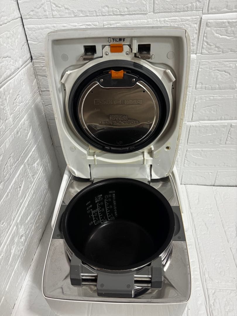 ま*め様 象印圧力IH炊飯ジャー 「炎舞炊き」 NW-KB10型2019年　訳あ