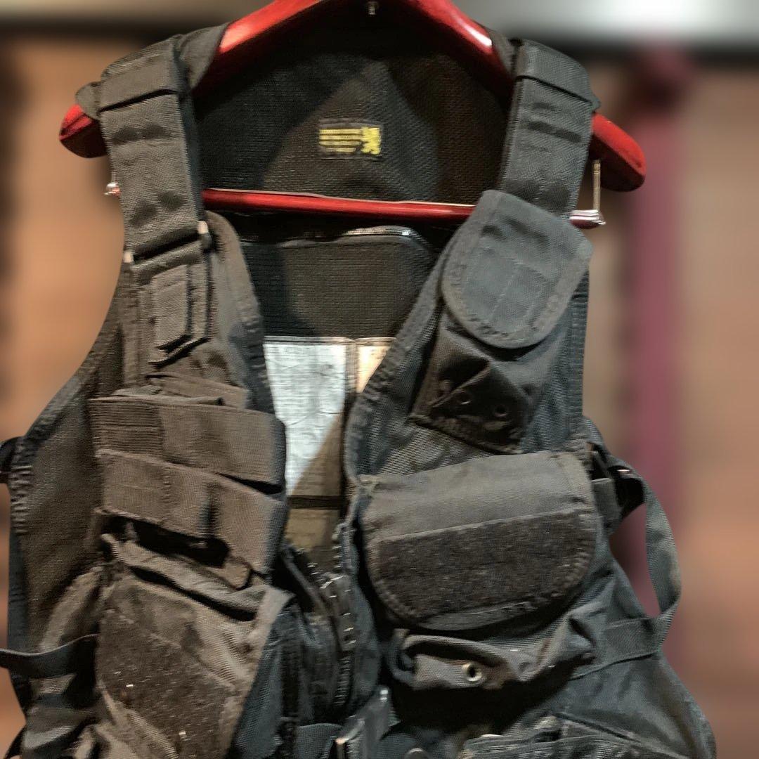 米軍放出US NAVY 海上警備　ロンドン　ブリッジ　フローテーションベスト中古