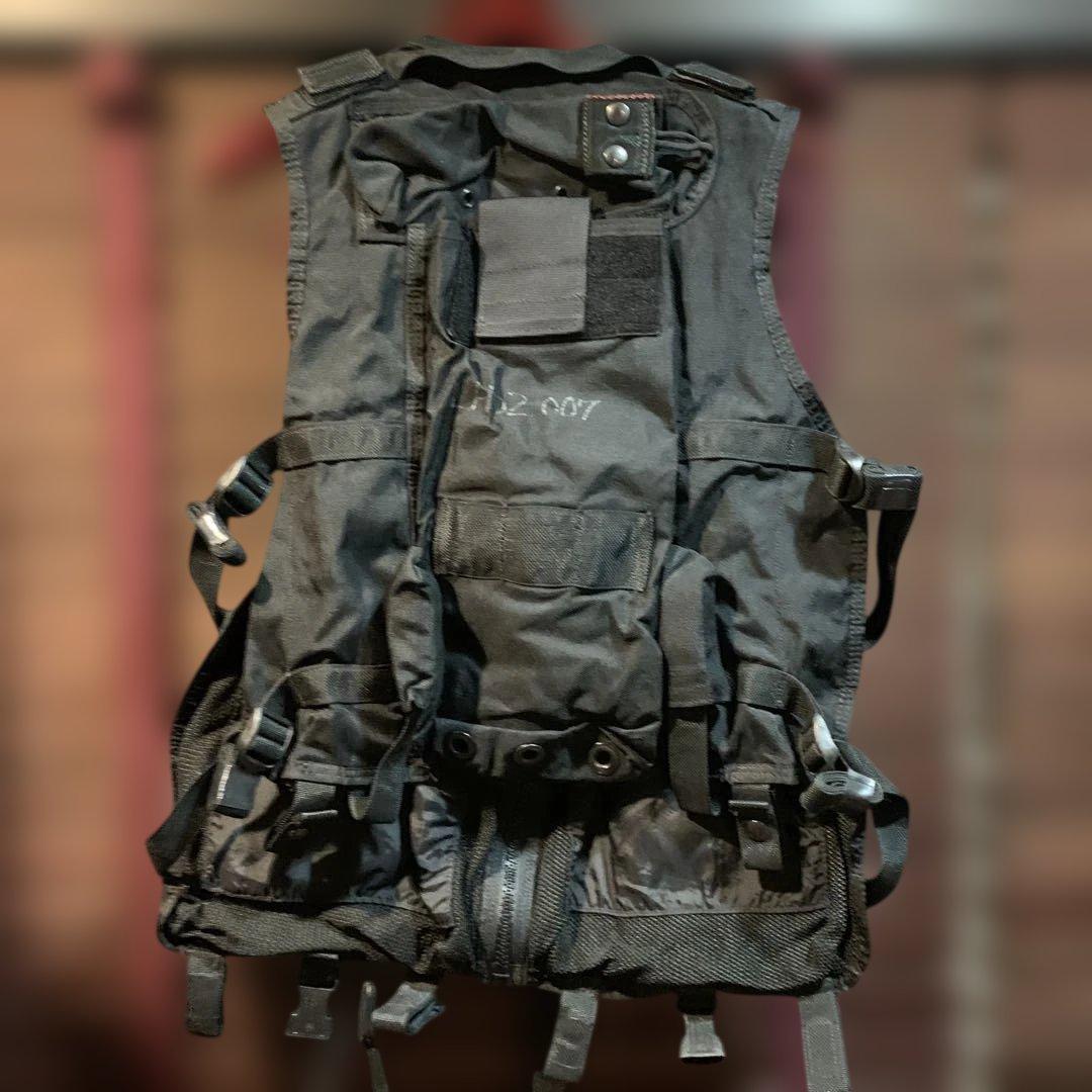 米軍放出US NAVY 海上警備　ロンドン　ブリッジ　フローテーションベスト中古