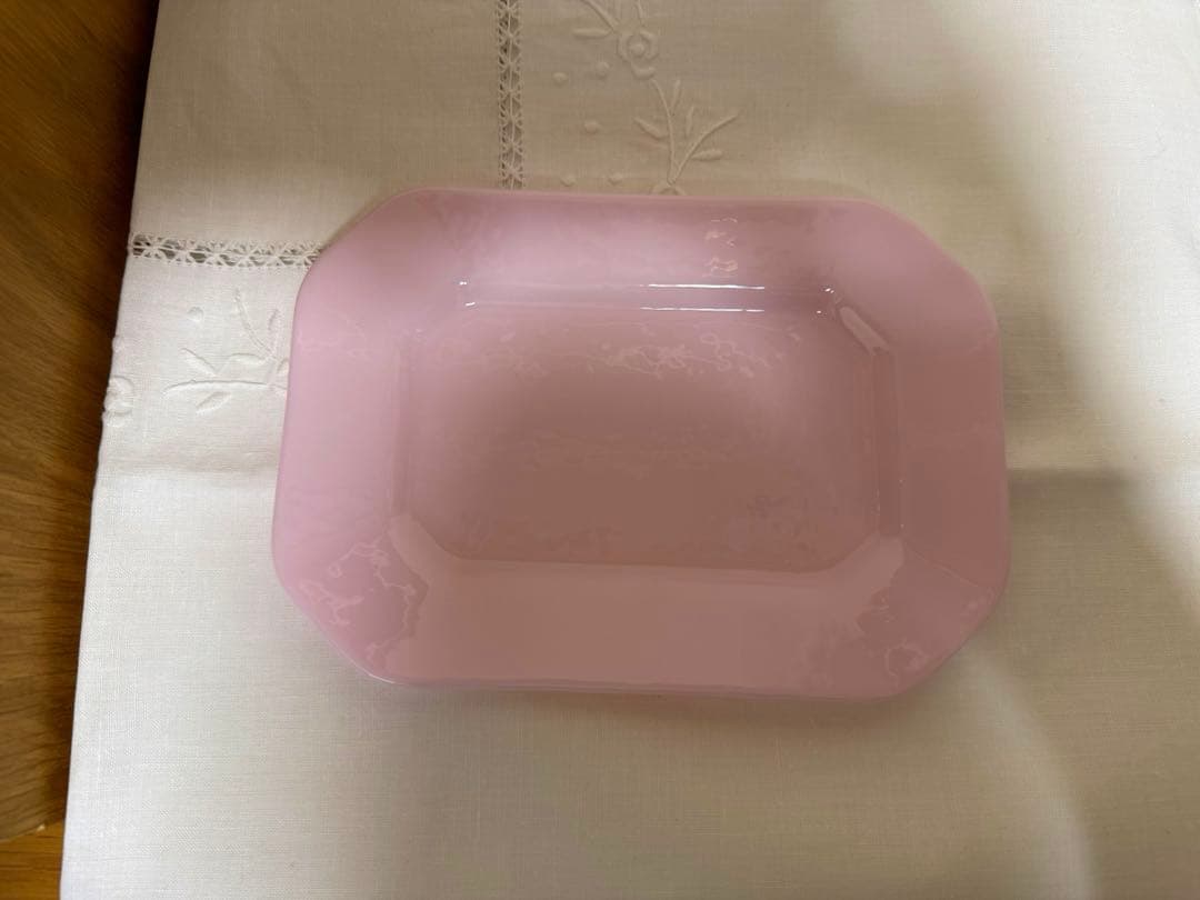 ピンクのお皿