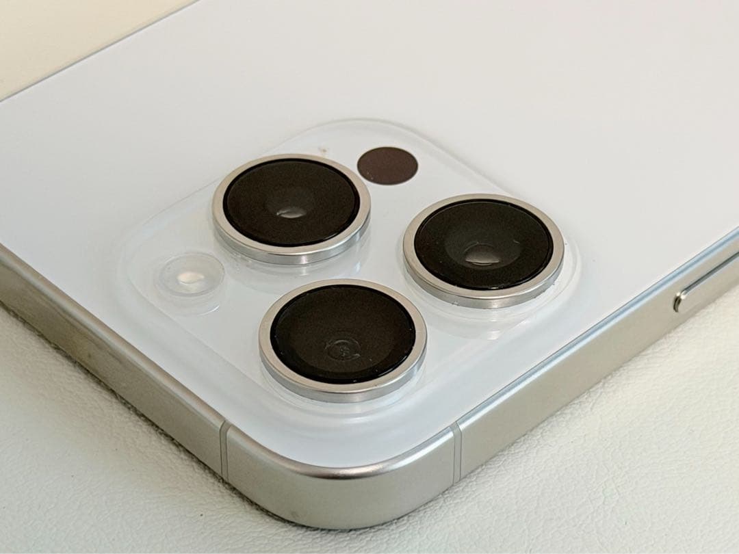 iPhone 15pro 1TB 純正バッテリー100% SIMフリー 極美品