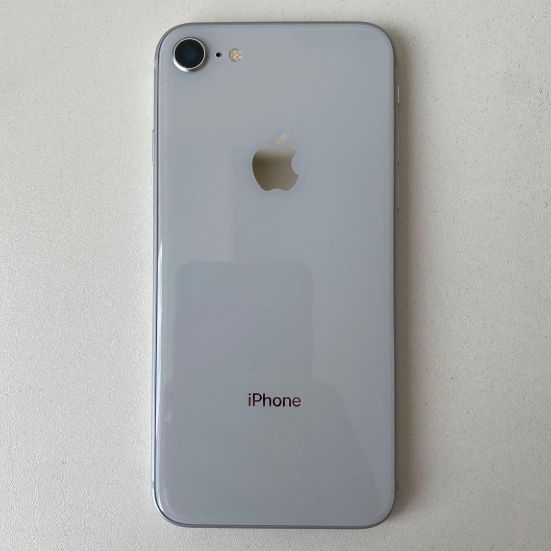 美品 iphone8 シルバー 64GB バッテリー92%