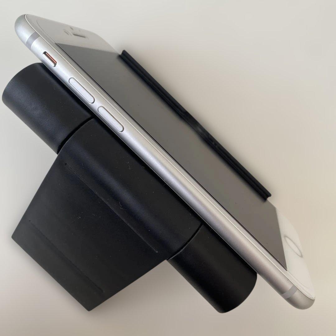 美品 iphone8 シルバー 64GB バッテリー92%