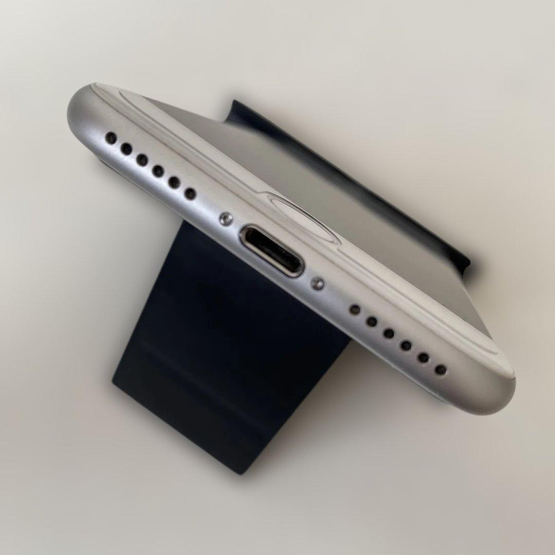 美品 iphone8 シルバー 64GB バッテリー92%