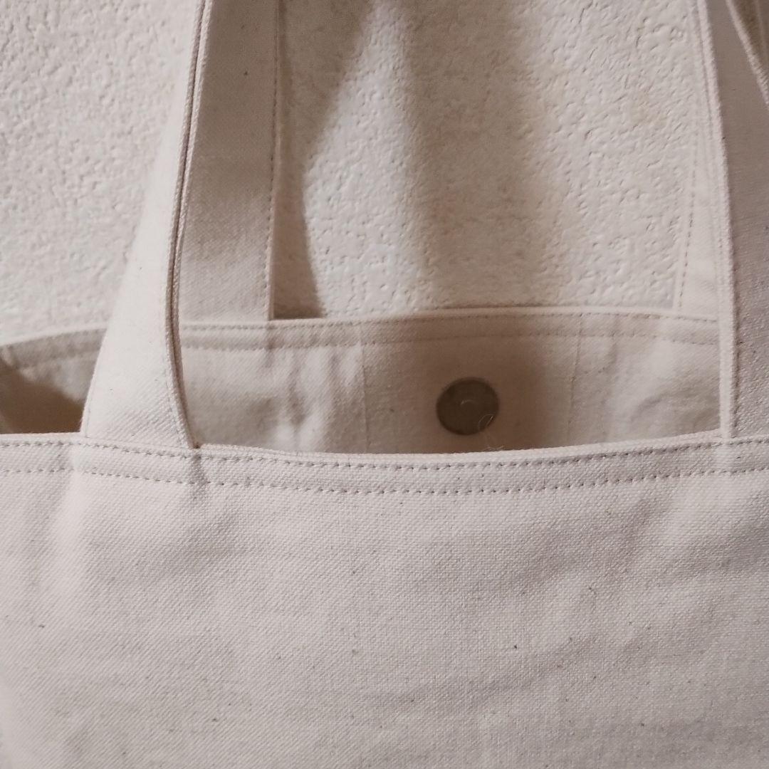 ハンドメイド 刺繍 森の散歩道のト― トバック