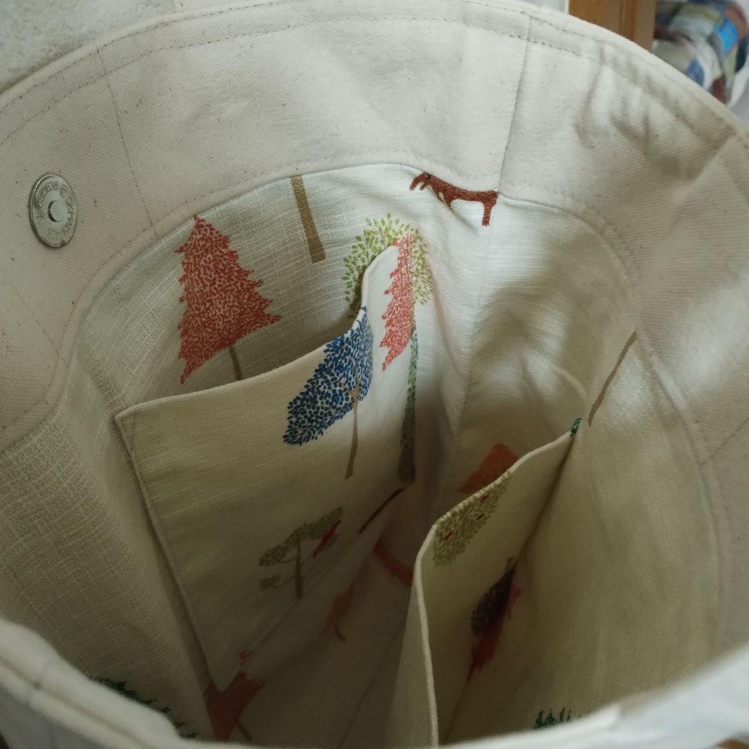 ハンドメイド 刺繍 森の散歩道のト― トバック