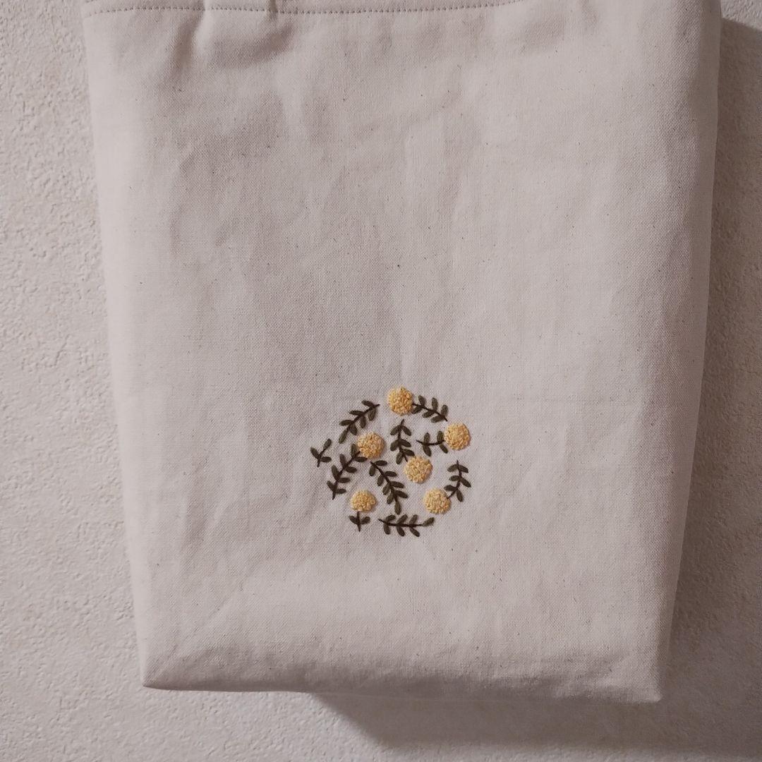 ハンドメイド 刺繍 森の散歩道のト― トバック