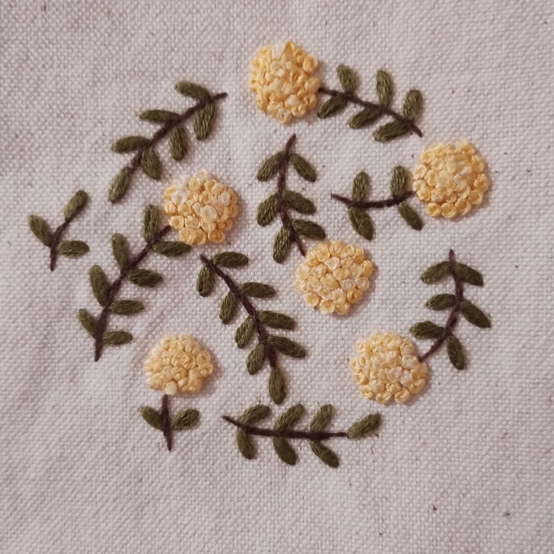 ハンドメイド 刺繍 森の散歩道のト― トバック